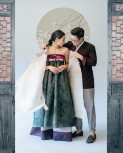 resources_photonews_2022_05_24_63791_664xauto-16-potret-prewedding-maudy-ayunda-dan-jesse-choi-yang-baru-terungkap-dari-yang-casual-sampai-elegan-pakai-hanbok-khas-korea-220524n-003